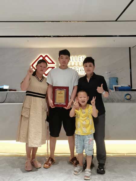 劉女士一家做了30余年的鹵菜生意