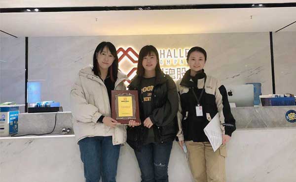 恭喜濱州的李女士簽約帽牌貨冒菜加盟品牌