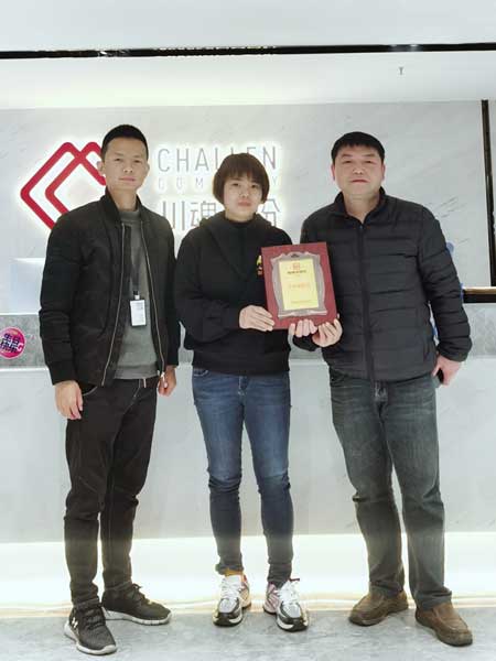 江西新余的廖老板簽約加盟帽牌貨冒菜