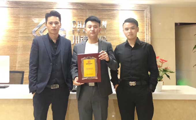 湯先生偶然了解到帽牌貨冒菜加盟