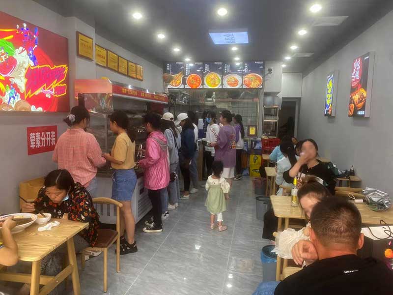 選擇冒菜加盟店時需要考慮哪些方面?