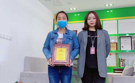 羅姐經常光顧大理帽牌貨冒菜加盟店