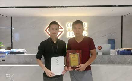 李先生在湖南當(dāng)?shù)爻赃^帽牌貨冒菜