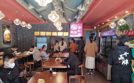 冒菜加盟店如何應對同行打價格戰