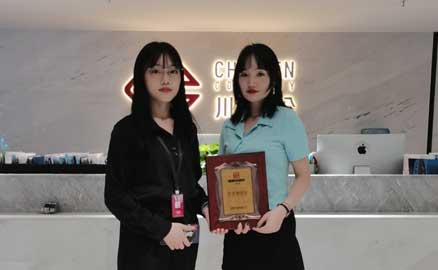 李女士選擇一個知名的冒菜加盟品牌