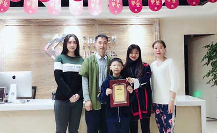 馬來西亞的孟姐加盟帽牌貨冒菜