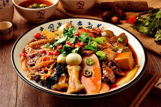 冒菜加盟店哪家好，帽牌貨與你分享