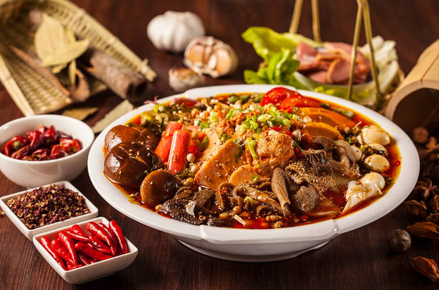 國內帽牌貨冒菜加盟成本開一家帽的冒菜盈利前景