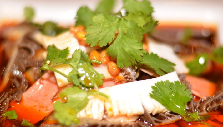 學(xué)加盟帽牌貨冒菜哪里好？加盟支持有哪些？