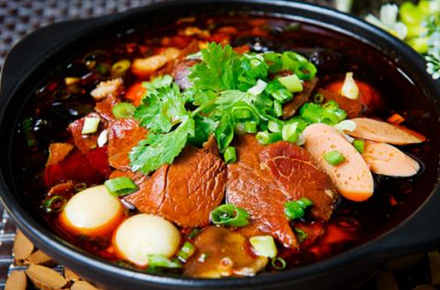 選對地點，冒菜店生意興隆！