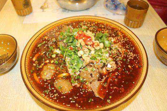 想在縣城開一家冒菜店，預算大概多少能搞定呢