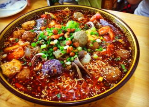 三萬塊錢能開冒菜店嗎