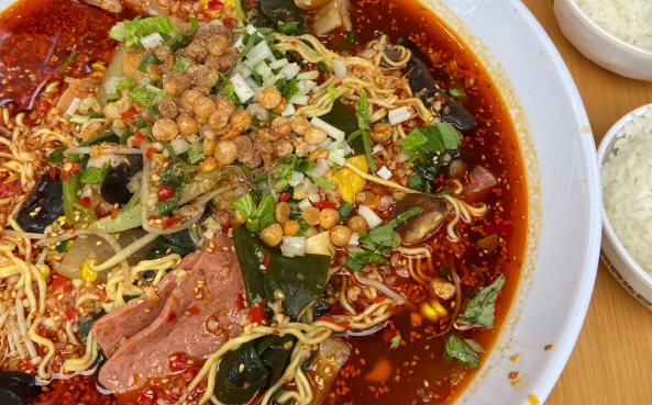 開店的冒菜是怎么煮的