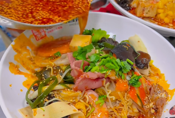 冒菜店加盟加盟合同注意事項(xiàng)：如何避免潛在風(fēng)險(xiǎn)