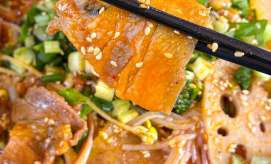 不想上班想創(chuàng)業(yè)？開(kāi)家帽牌貨冒菜真能行！