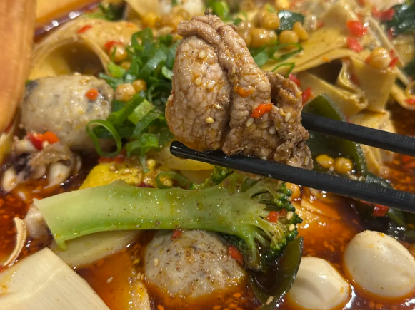 小縣城夫妻創業選啥？帽牌冒菜就很不錯