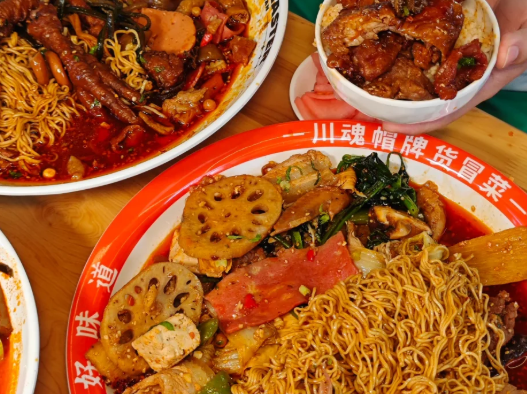 冒菜店沒人氣?帽牌貨教你幾招,顧客坐滿店